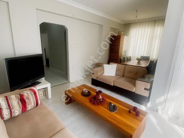 Kartal Karlıktepe Cadde Üzerinde Satılık 110m² 3+1 Daire