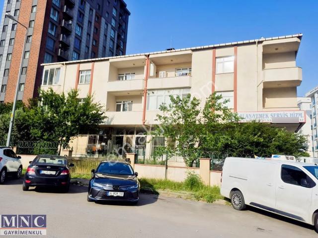 Kartal Hürriyet Mah.e5 Ve Metro 5 Dak. Otopark Üç Balkonlu Geniş