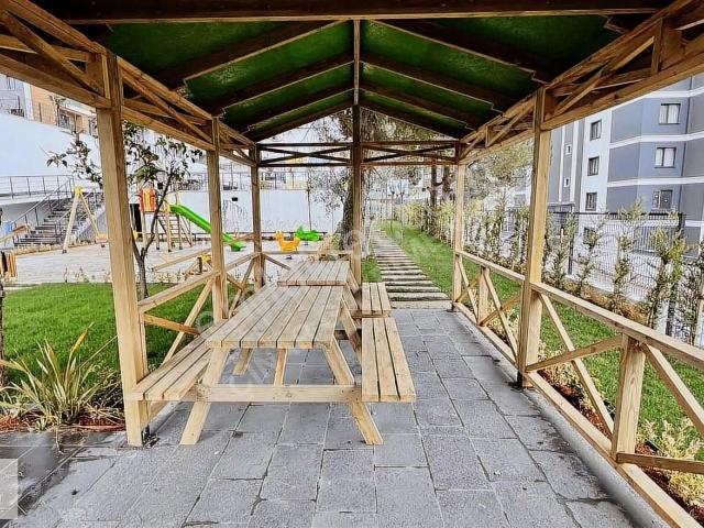 Kartal Loft Sıfır 2+1 90m2 Site İçine Bakan Balkonlu Köşe Daire
