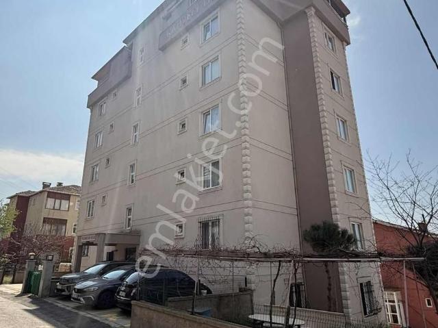 Kartal Satılık 2+1 Geniş Daire, Deniz Manzaralı, İskanlı