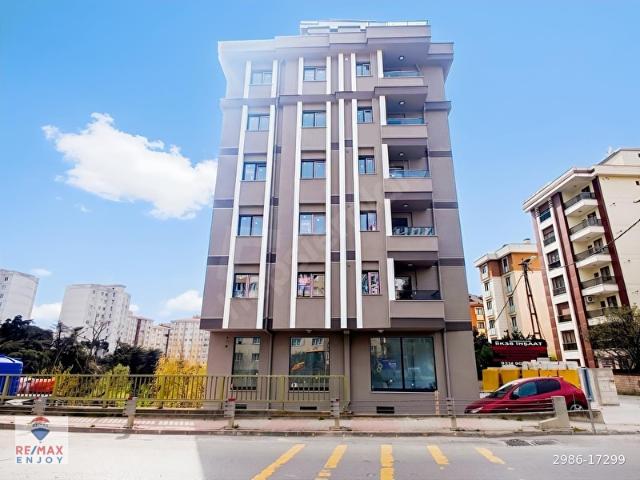 KARTAL YAKACIKTA PANORAMA TOWERS'A KOMŞU SATILIK 2+1