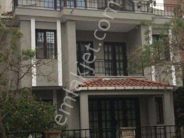 Kartal'da Satılık Villa