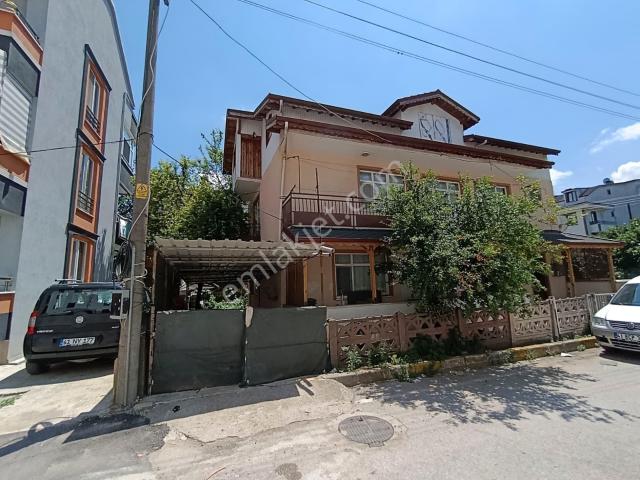 Kartepe Dumlupınarda 222 M²,çift Cepheli 2 Katlı Bina