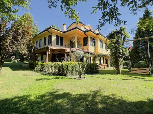 Kartepe Derbent'te Komple Yenilenmiş Masrafsız Eşyalı Villa
