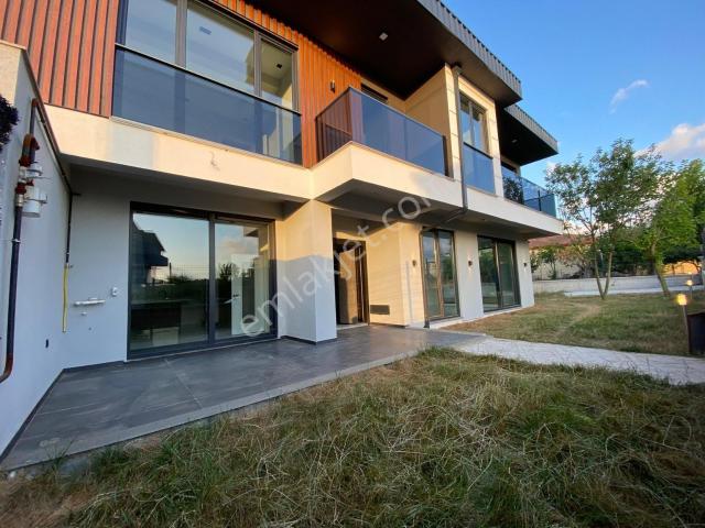 Kartepe Fatih Sultan Mah. Modern Ve Şık 4+1 Satılık Villa