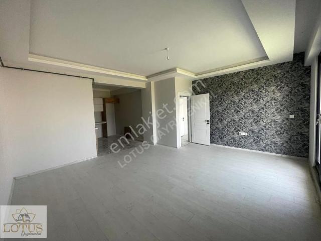 Kartepe Fsmde Siteiçi Havuz Kapalı Otopark Giyinmeodalı 4+1daire