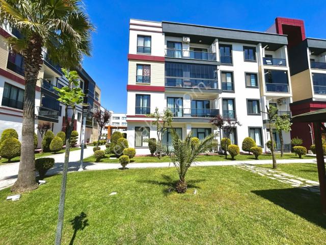 Kartepe Karcıty Evlerinde Havuz Cepheli Eşyalı 1+1 Kiralık Daire