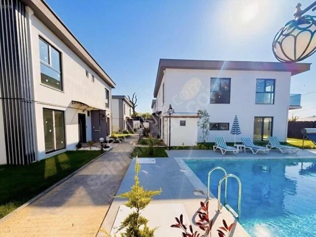 Kartepe Sarımeşe'de 4+1 Villa