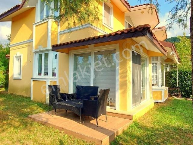 Kartepede Havuzlu 7/24 Güvenlikli Site Bahçeli 3+1 Dublex Villa