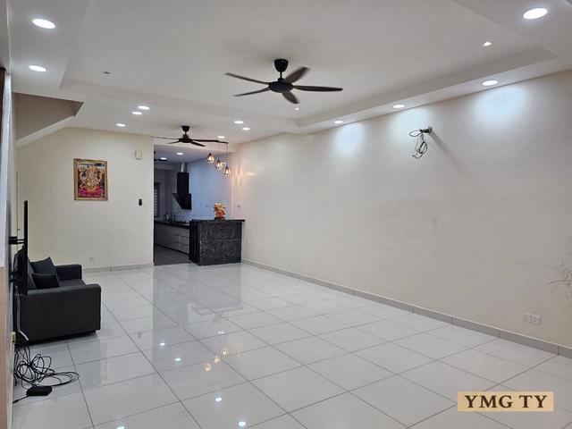 Karya Residensi Facing Playground 2 Storey Terrace House for Sale