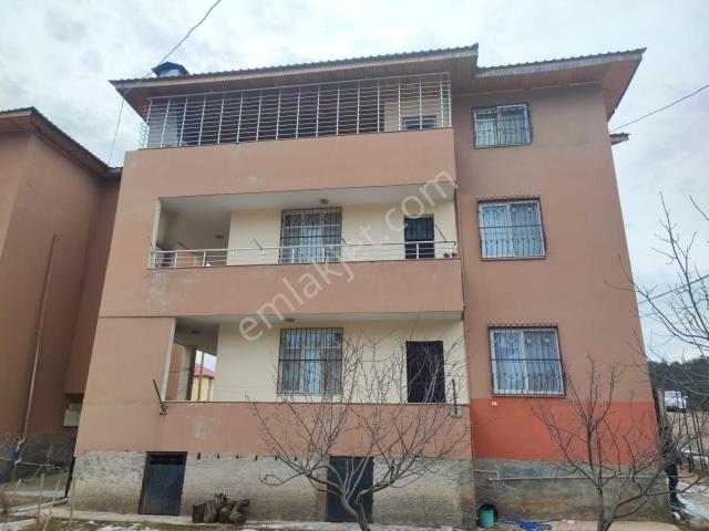 Kar Emlaktan Akçatekir Nohutlukta 3 Daire 9+3 Satılık Villa