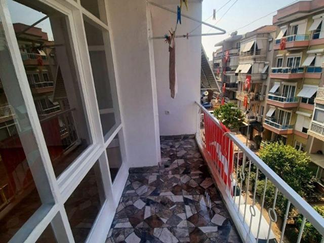 KARŞIYAKA ALAYBEY' DE FULL TADİLATLI MERKEZİ KONUMDA MÜLK SAHİNİN OTURDUĞU 3+1 ARAKAT MASRAFSIZ SATI