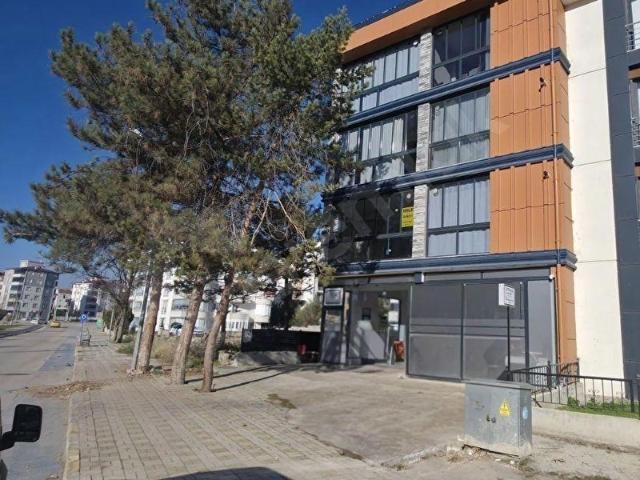 KARŞIYAKA DA NOKTA KONUM 1+1 KİRALIK LÜKS DAİRE