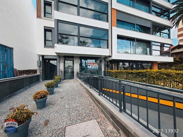 KARŞIYAKA YALISINDA KIRALIK 120 M2 OTOPARKLI DÜKKAN