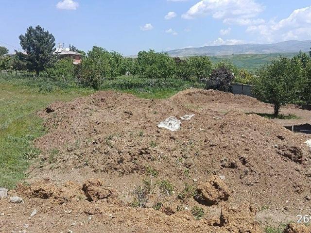 KARŞIYAKADA MÜKEMMEL TEK TAPU 439 METRE ARSA.
