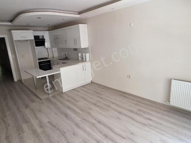 Karşıyaka Tersane Mah 2+1 Zemin Kat Daire