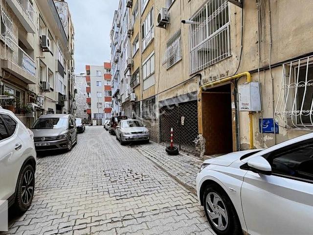 Karşıyaka Tersane Mahallesinde Satılık 3+1 Daire