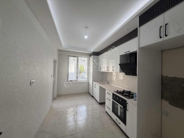 Karşıyaka Türkmenler Markete 300 Metre Satılık Sıfır 3+1