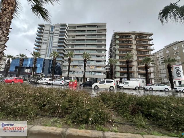 Karşıyaka Yalı Bulvarında Deniz Manzaralı Kiralık Sıfır Dükkan