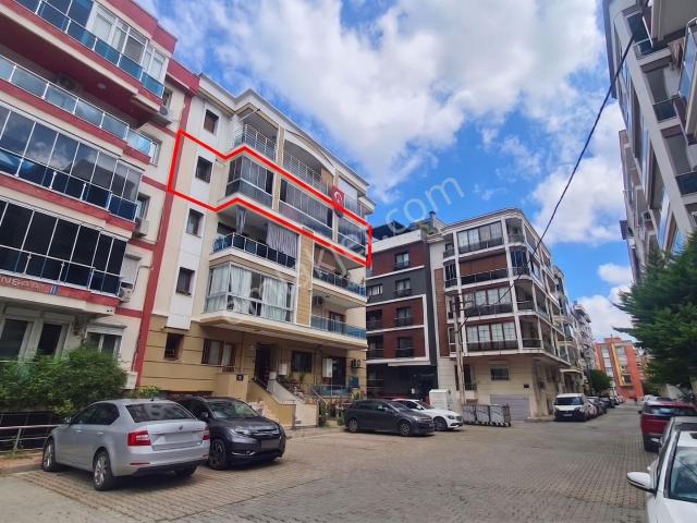 Karşıyaka Yalı' Da Müteahhit'in Kendi Dairesi Satılık Geniş 4+1 Otoparklı