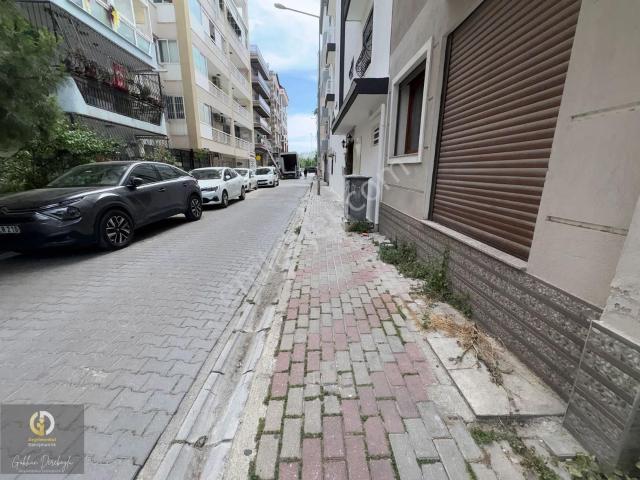 Karşıyaka Yalı Mahallesi Ebeveyn Banyolu 2+1 Kiralık Daire