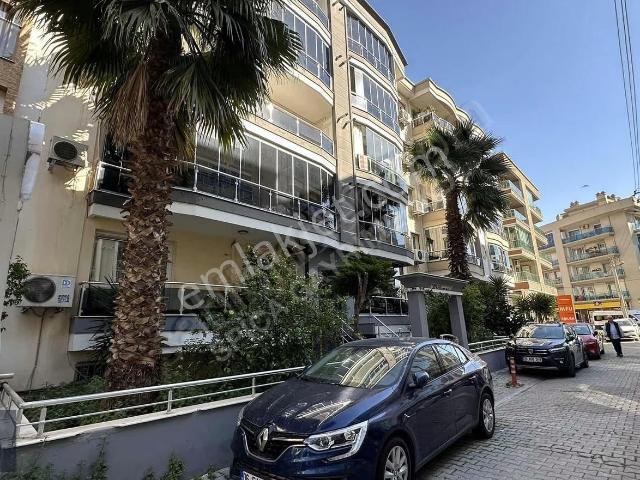 Karşıyaka Yalı Mahallesi Satılık 3+1 Boş Daire