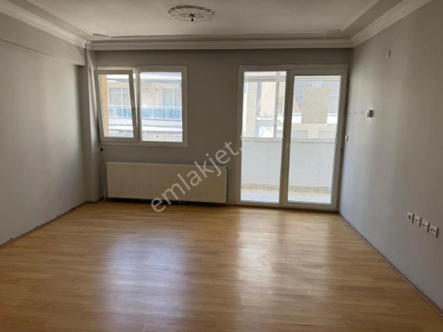 Karşıyaka Yalı Mahallesinde Kiralık 3+1 Daire