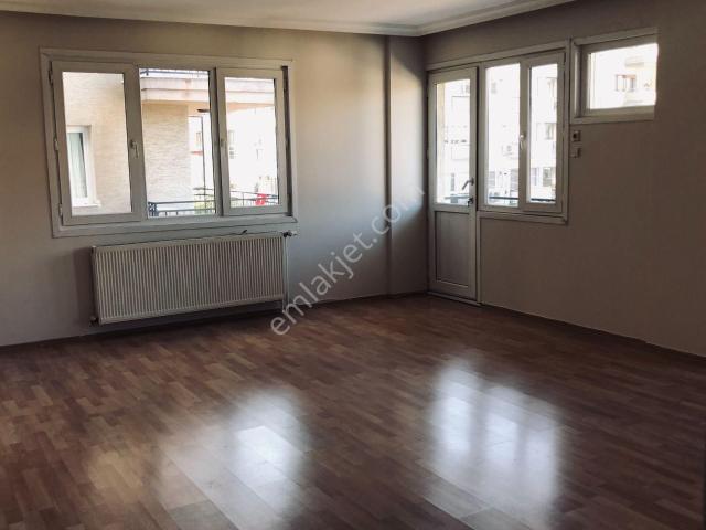 Karşıyaka Yalı Mahallesinde Kiralık 3+1 Lüx Köşe Ara Kat Daire