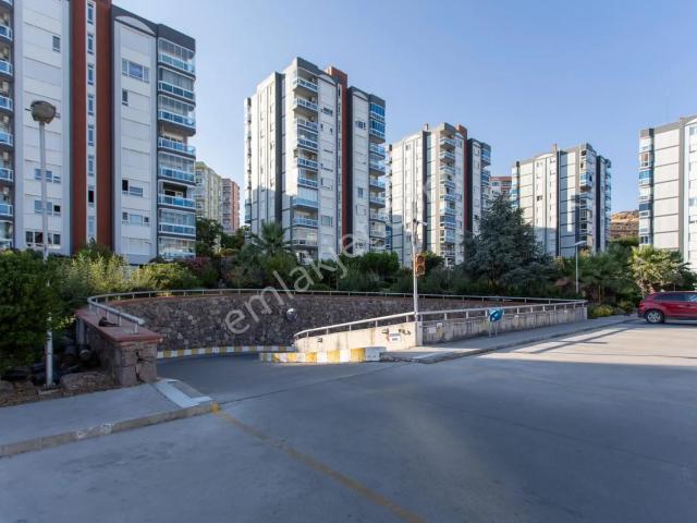 Karşıyaka Yüksek Vadi Evlerinde Satılık 2+1 Daire