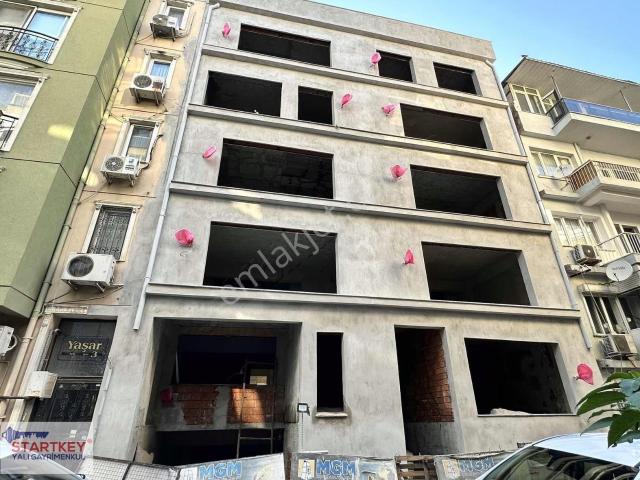 Karşıyaka Aksoy'da Sahile Yakın Satılık 2+1 Daire
