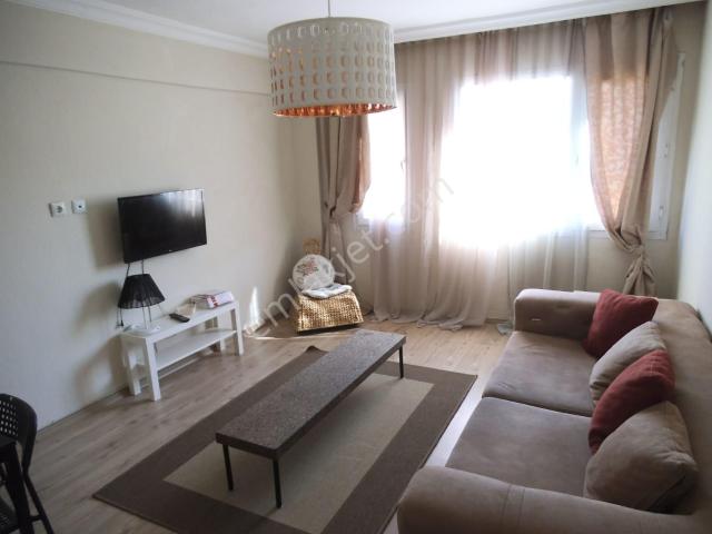 Karşıyaka Alaybey'de Merkezi Konumda Eşyalı 2+1 Kiralık Daire