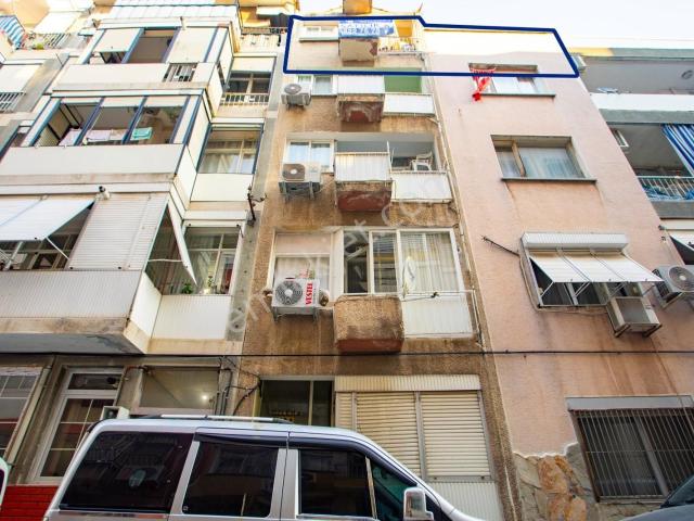 Karşıyaka Alaybey'de Merkezi Konumlu Daire
