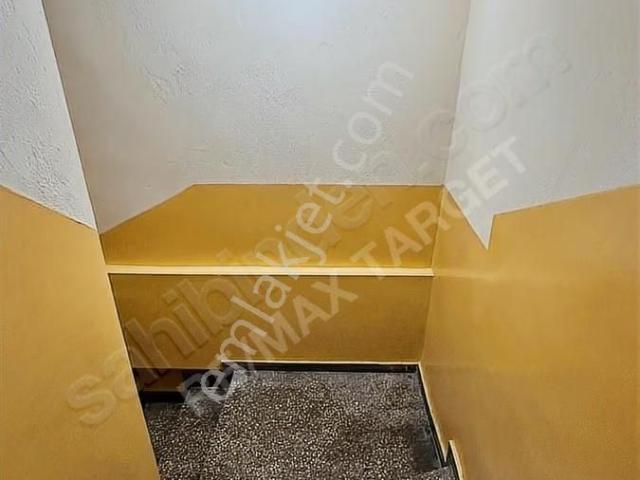 Karşıyaka Çarşıda Satılık Ofis Fırsatı