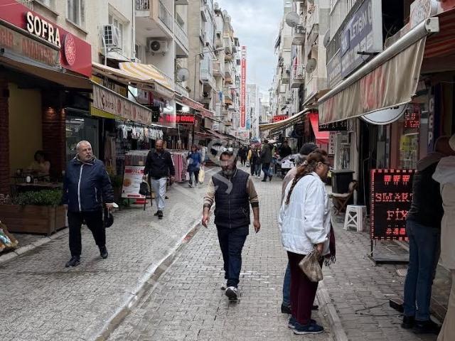 Karşıyaka Çarşı Eshot Sokağında Kiracılı Satılık Dükkan