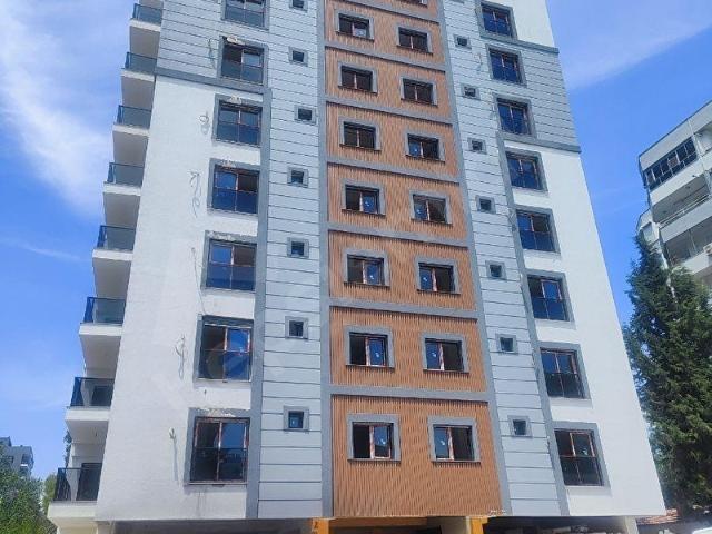 Karşıyaka Atakent te Deniz Manzaralı 3+1 Satılık Daire