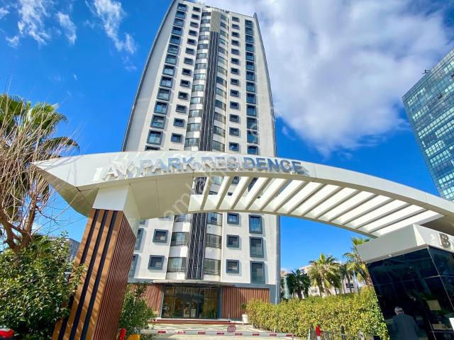 Karşıyaka Aypark Residence Sitesinde Manzaralı Satılık Daire