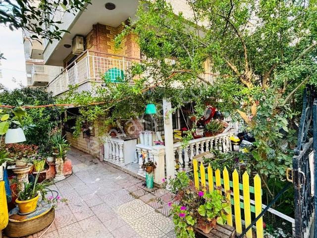 Karşıyaka, Bahçelievler' De Muhteşem Bir Bahçeli Dubleks