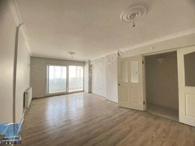 Karşıyaka Bahçelievler'de Doğalgazlı Kiralık 3+1 Daire