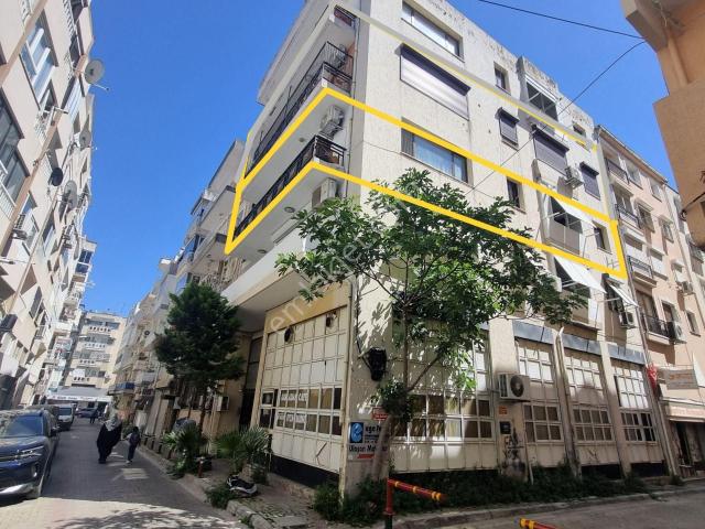 Karşıyaka Bahariye Mah’de 125 M² Asansörlü 3+1 Satılık Daire