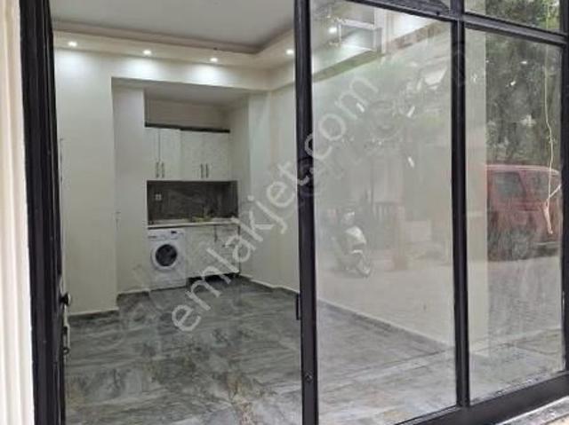 Karşıyaka Bahariye Mahallesinde Satılık Dükkan