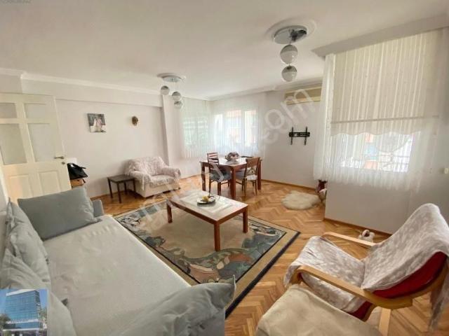 Karşıyaka Bahriye Üçok Mahallesi Doğalgazlı 3+1 Kiralık Arakat Daire