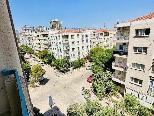 Karşıyaka Bahriye Üçok Yakını 3+1 Satılık Daire