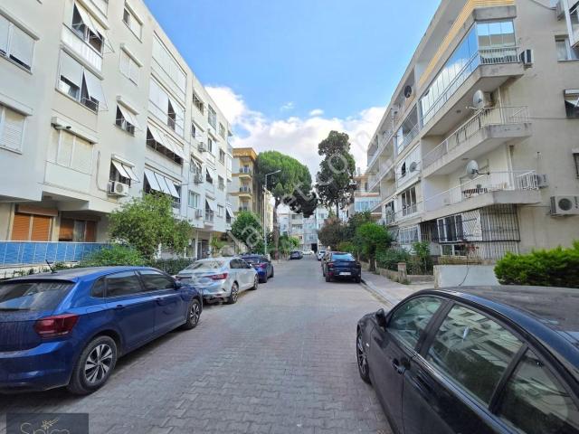 Karşıyaka Bostanlı Mahallesi 4+1 Kiralık Daire