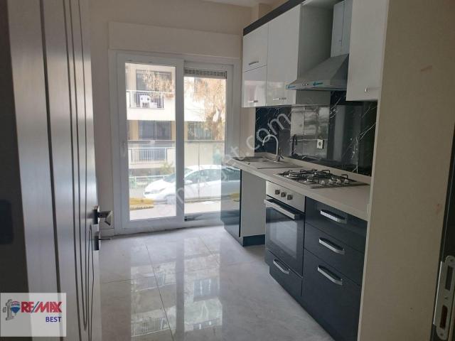 Karşıyaka Bostanlı Sahile Yakın Sıfır 3+1 Satılık Daire