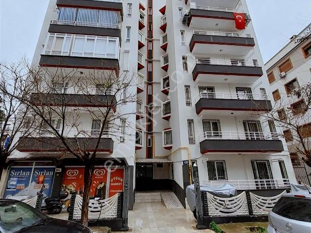 Karşıyaka Demirköprü'de Temiz, Düzgün Satılık 3+1