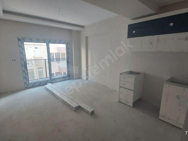Karşıyaka Donanmacı Mh.'de Sahile Yakın Satılık 2+1 Sıfır Daire