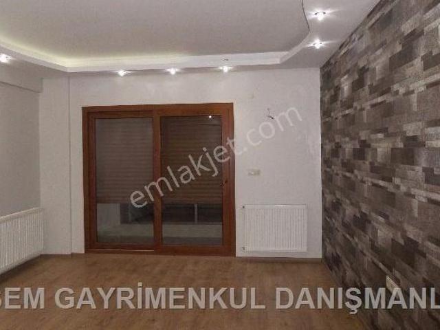 Karşıyaka Şemikler Mahallesinde Satılık 3+1 Lüx Daire