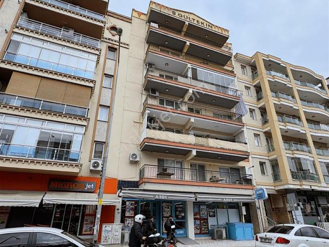 Karşıyaka Şemikler İzban Yanı 160 M2 Kiralık Daire Park Cepheli