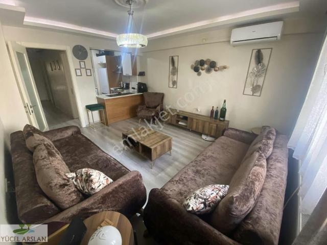 Karşıyaka Şemikler'de Satılık 2+1 Açık Mutfak Daire