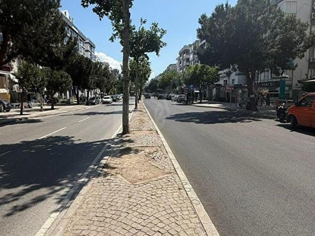 Karşıyaka Girne Caddesi Devren Kiralık Dükkan